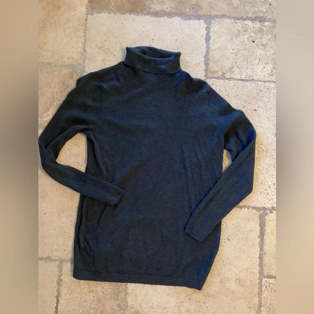 J. Jill Black Turtleneck Sweater Classic Knit-SZ M Pit to pit 18” Length 25” T2